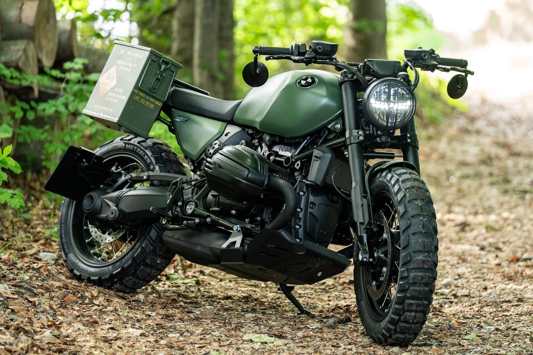 ----BMW_R_12_nineT_Martin_Edition_Big_Foot_Military.jpg