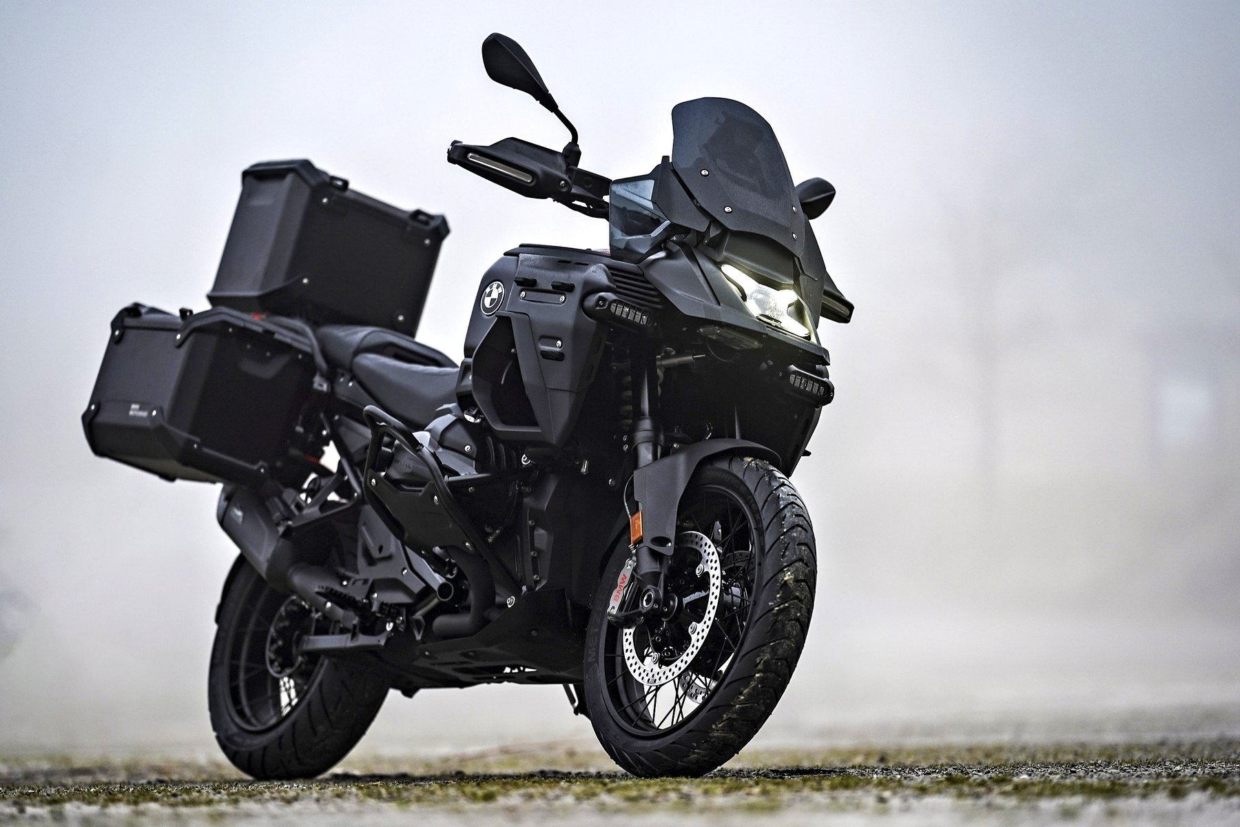 --BMW_R_1300_GS_Adventure_Martin_Edition_Black_1_Auspuff_schwarz_matt.jpg
