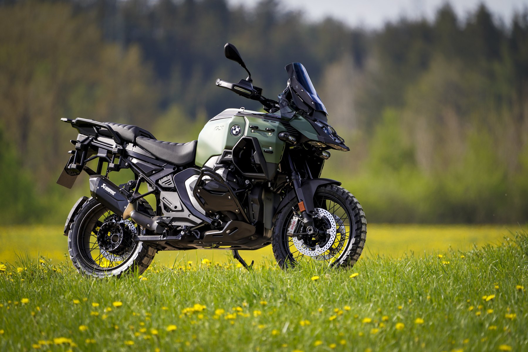 --BMW_R_1300_GS_Adventure_Martin_Edition_Hunter_2_Unterfahrschutz_Wunderlich_Schutzgitter.jpg