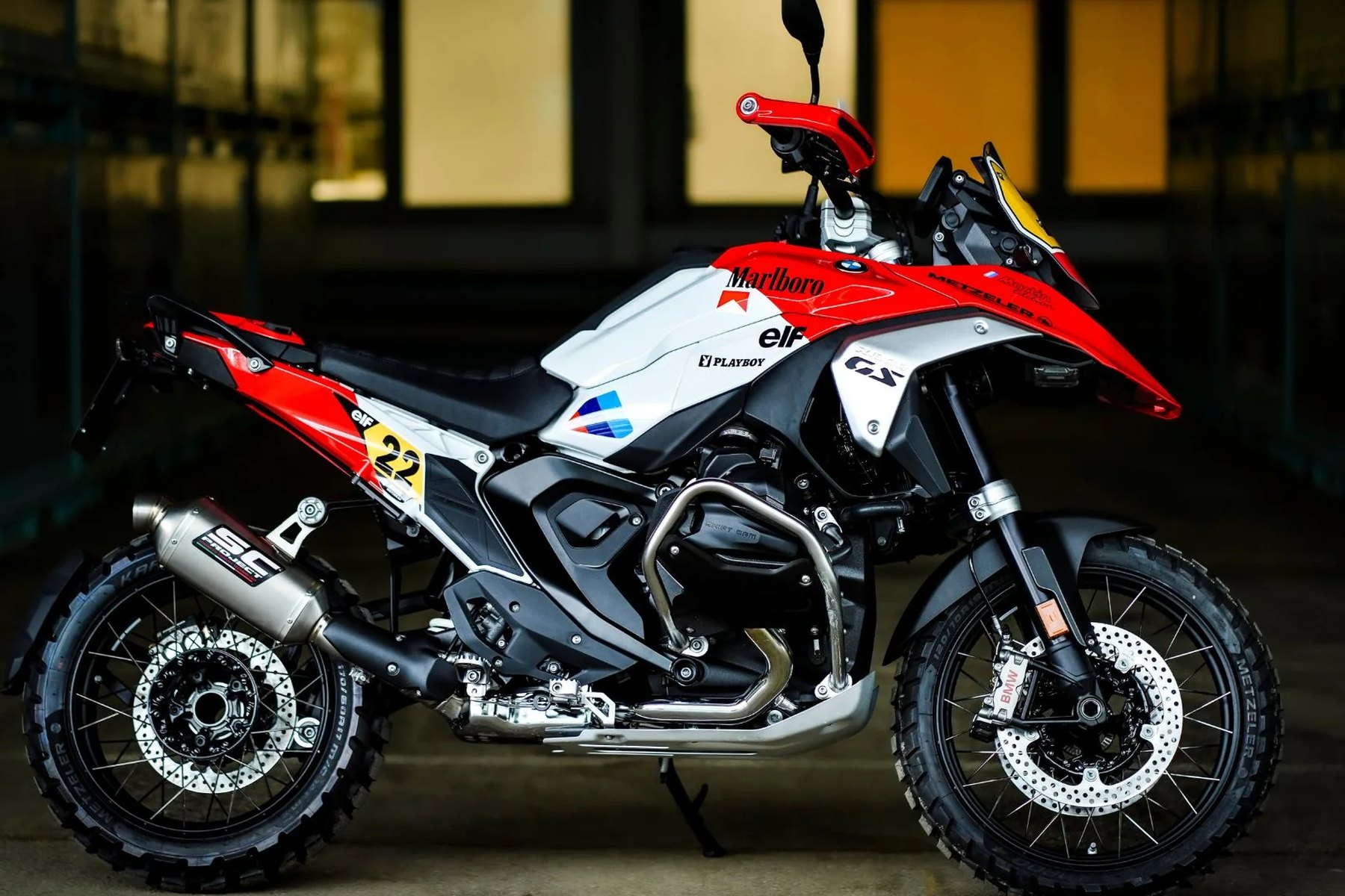 --BMW_R_1300_GS_Martin_Edition_Rallye_Dakar_2_Rizoma_Kennzeichenhalter_Unterfahrschutz.jpg