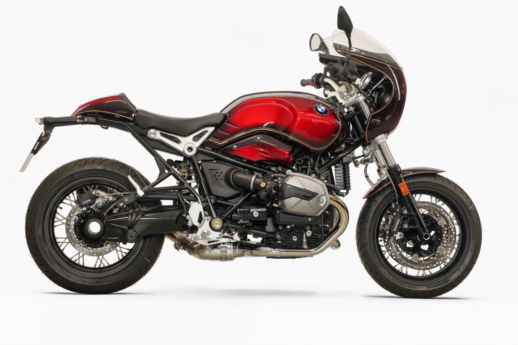 -BMW_R_nineT_Martin_Edition_90S_Red_Smoke_2_Speichenfelgen_Auspuff_Chrom.jpg
